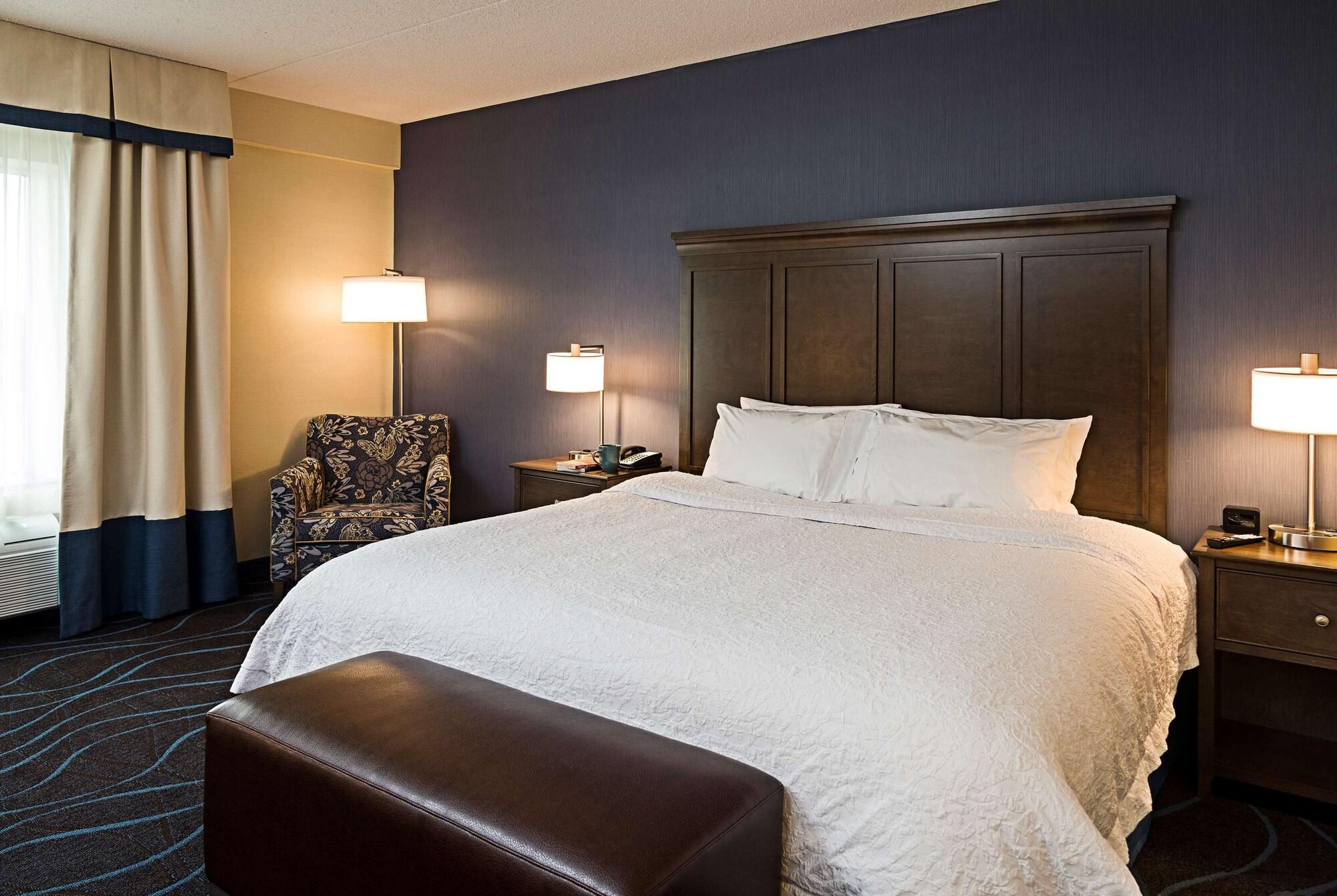 Hampton Inn By Hilton Ottawa Airport Eksteriør billede
