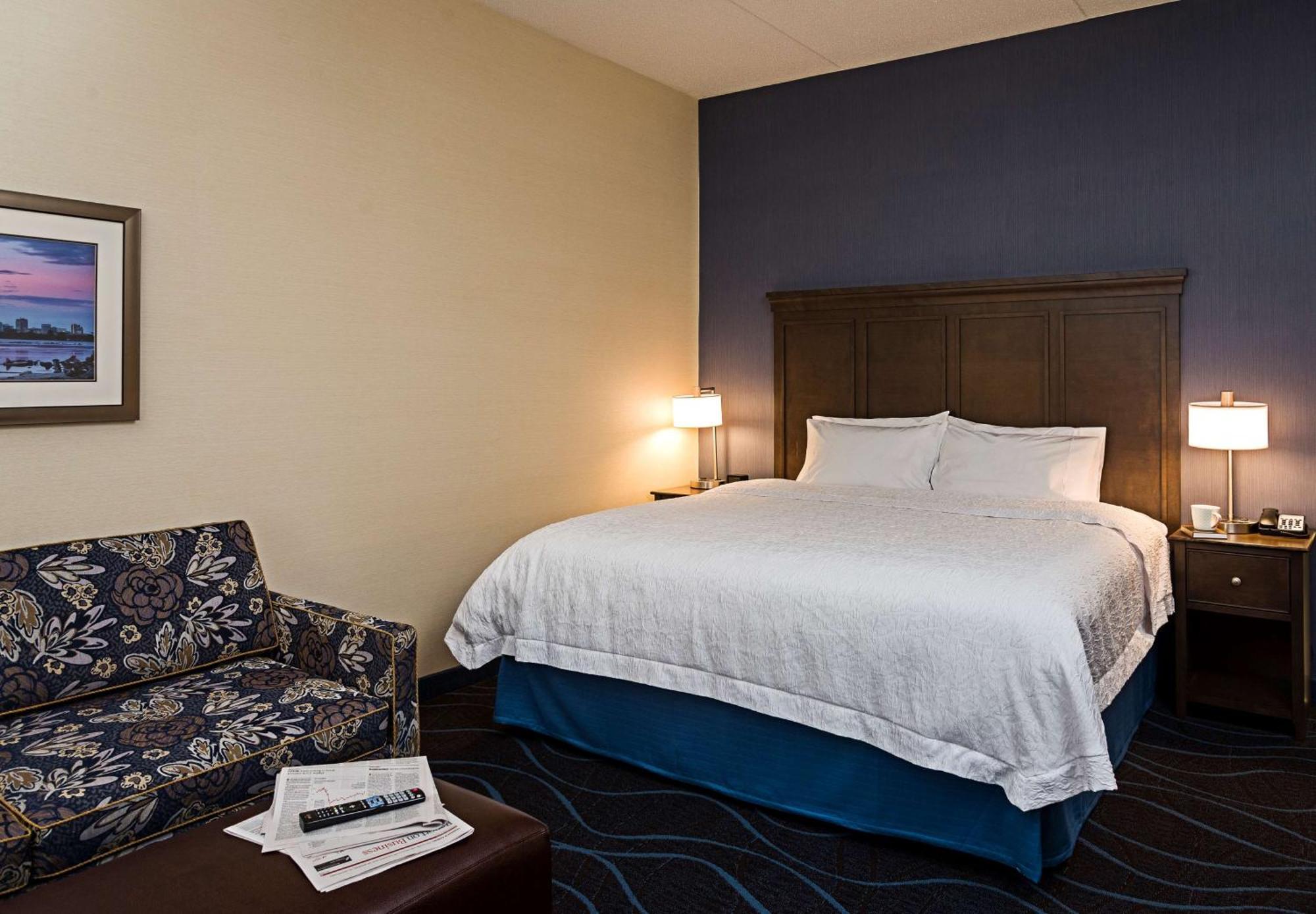 Hampton Inn By Hilton Ottawa Airport Eksteriør billede